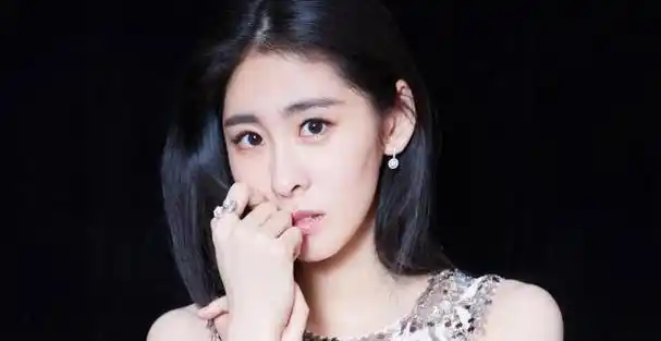 张碧晨是真的喜欢过张艺兴吧!被称exo四大私生之一,怎么回事