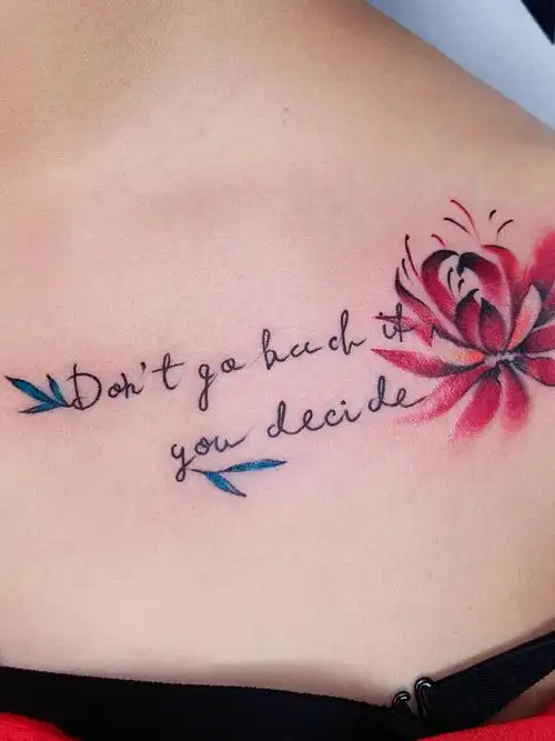 前胸彼岸花纹身