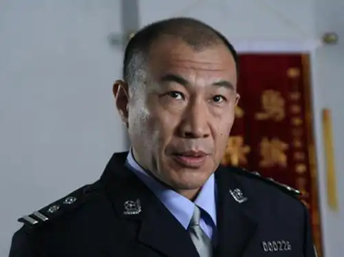职业是警察,意外拍戏却夺影帝,孙红雷都怕他|张丰毅|吴京|演员|老戏骨