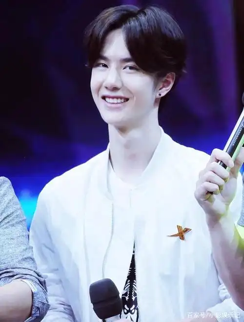 早年刚刚出道时期的王一博,真的是很可爱的大男孩