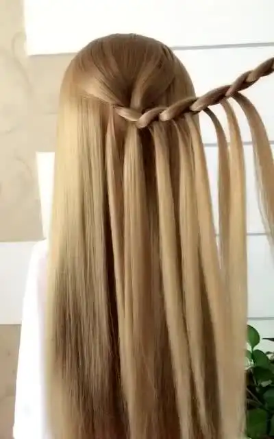 长发及腰的妹子就这样扎,好看又利落,穿裙子这样扎超淑女!