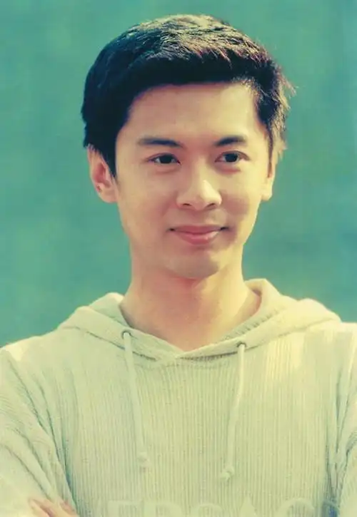 他有百亿家产,曾是tvb一线小生,为了十八线女星毅然出家为僧