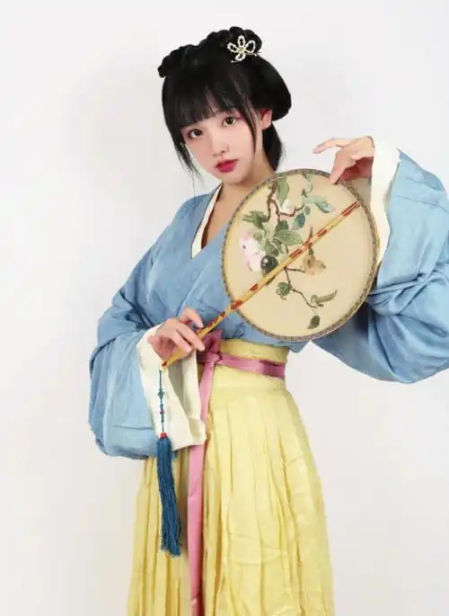 宋风女子发式少女双挂垂髻天真烂漫