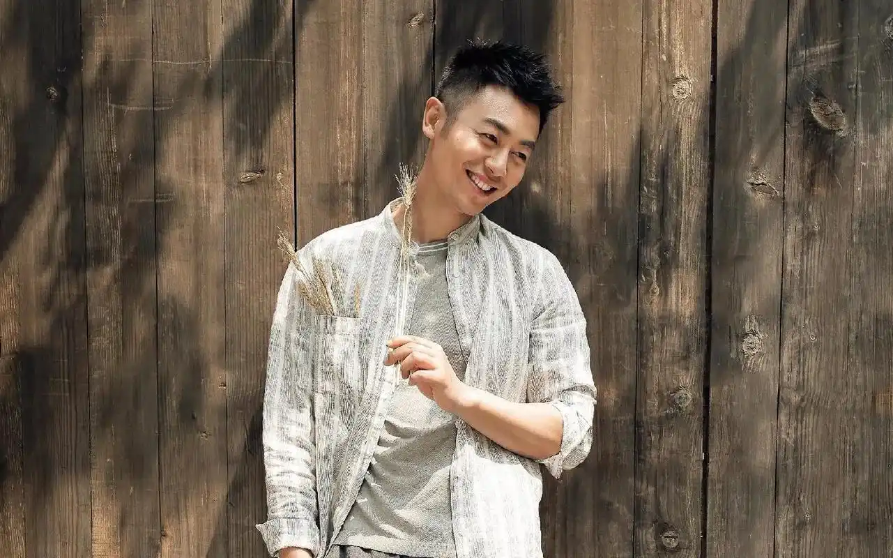 朱亚文～行走的荷尔蒙!痞帅痞帅滴90 - 抖音