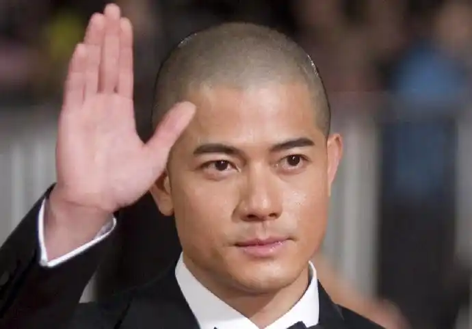 天王郭富城帅了几十年,百变发型功不可没,你学过几款