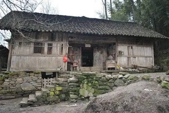 农村有旧宅基地户口不在农村想翻修房屋需要办什么手续