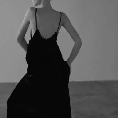 霸气冷艳黑色系女头高清好看的黑白女头高冷霸气图片