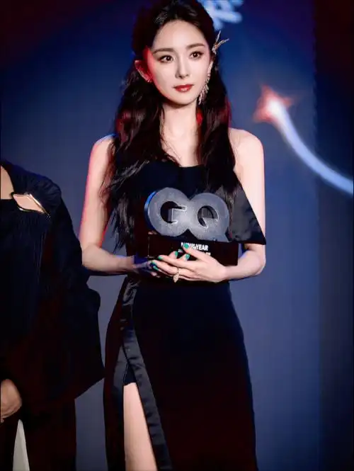 gq盛典杨幂造型满分