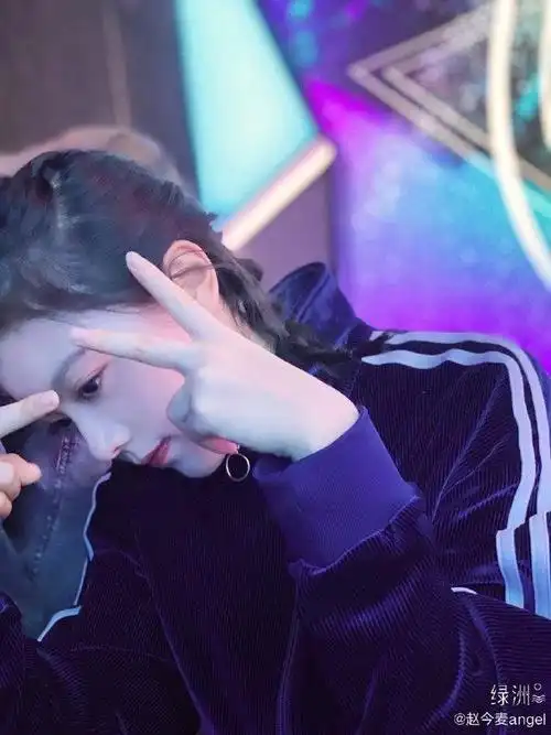 赵今麦 拍起杂志大片来,赵今麦也是信手拈来.