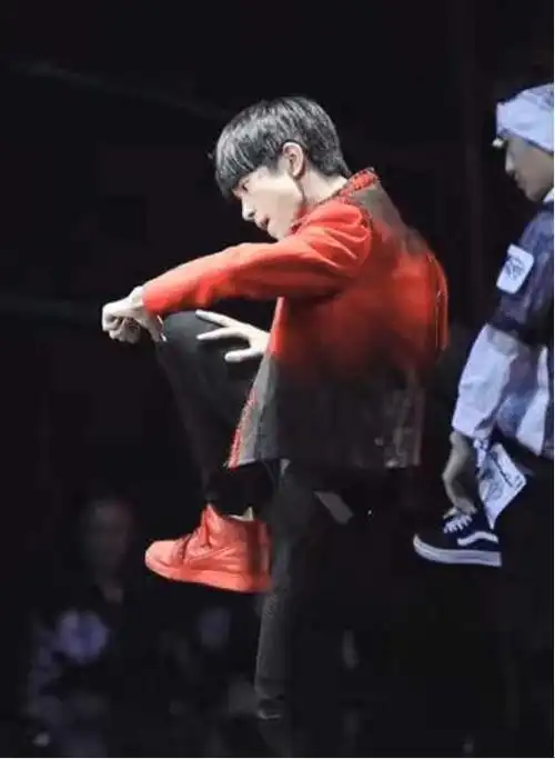 罗志祥 跳舞(罗志祥跳舞顶胯视频原版)-天晟网