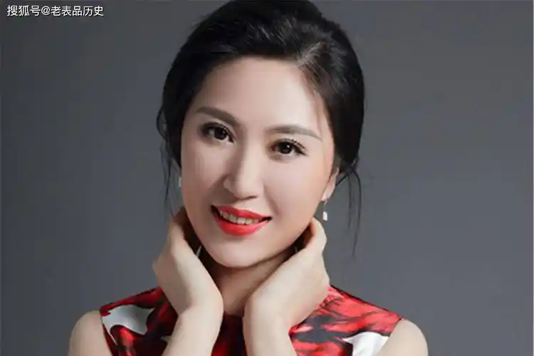 伊泓远演唱我和我的祖国歌声悠扬好听有种荡气回肠的感觉