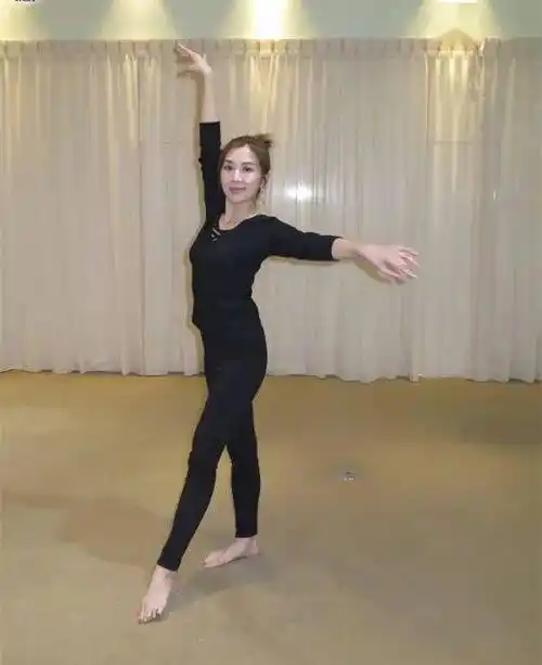 黄智雯10米高空倒吊唔怕死_都安全