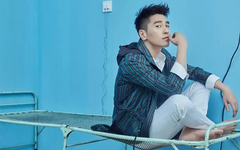 电脑壁纸 明星 大陆明星 帅气百变的赵又廷