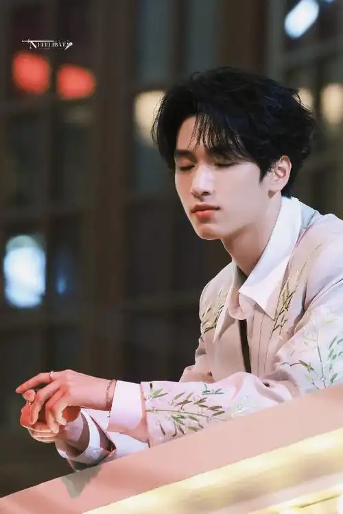 严浩翔智族gq创意大赏##严浩翔新中式穿搭##gq红毯