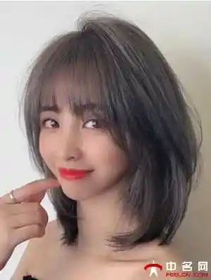 2022中碎发发型图片女显出个人气质的女生发型