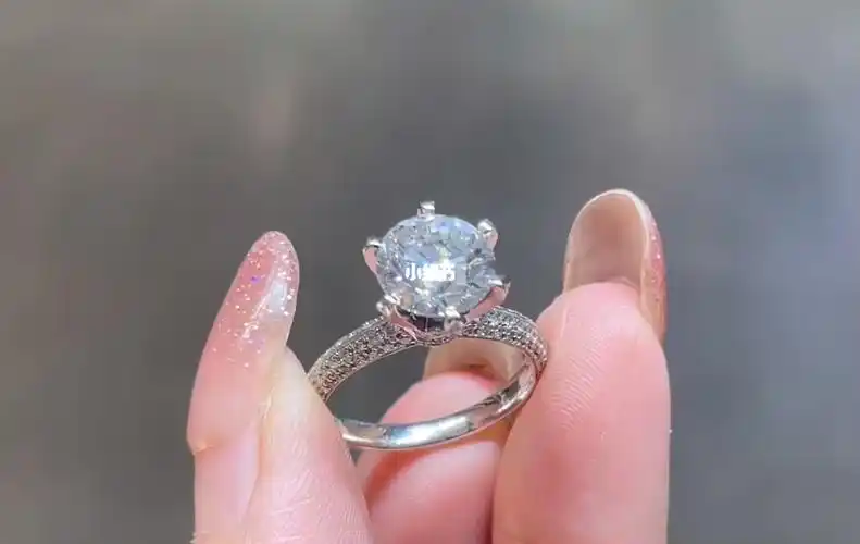 3克拉半壁江山钻戒