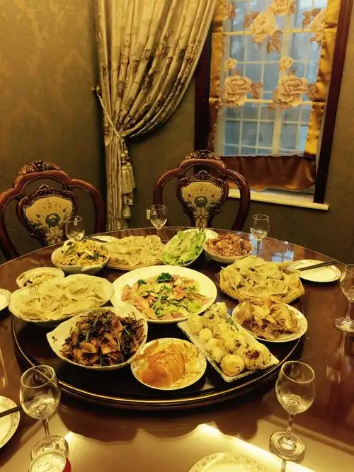 准备一桌丰盛的饭菜