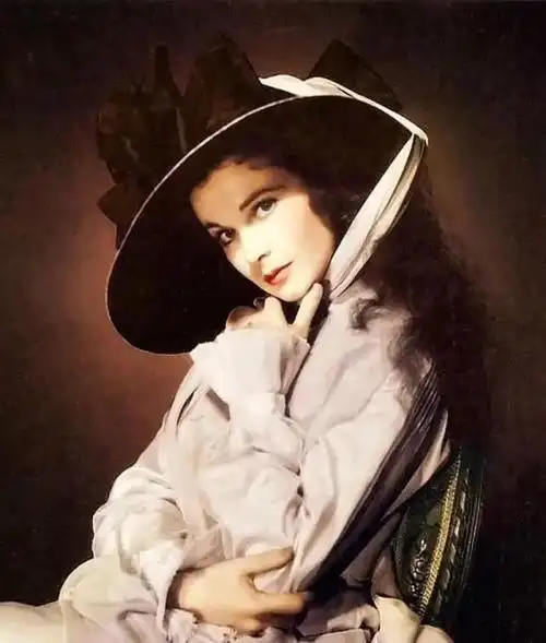 gigi小时候看她的照片,顿时语塞:怎么会有这么美的人!费雯·丽.