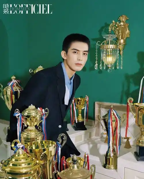 宋威龙最新时尚大片来袭,寸头造型阳光又帅气,型男魅力挡不住-第9张