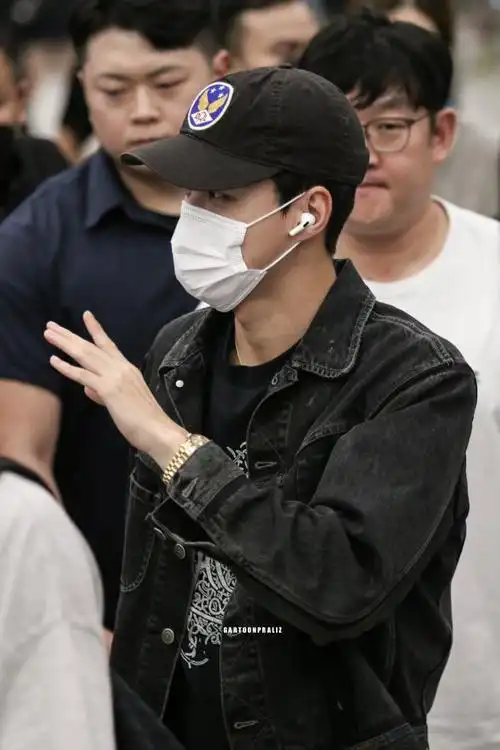 超话#吴世勋c位#@wu世勋-exo【高清】【toonixion】230807  曼谷机场