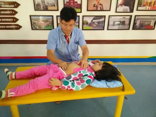 开始体检啦,排好队,一个接着一个,我们最棒