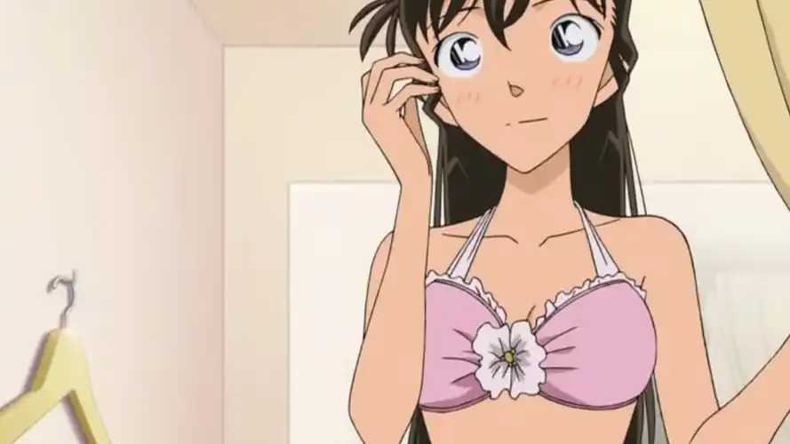 小兰穿过的泳装,一件比一件好看,你更喜欢哪个_名侦探柯南_度假_泳衣