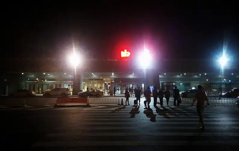 凌晨两点的西安机场