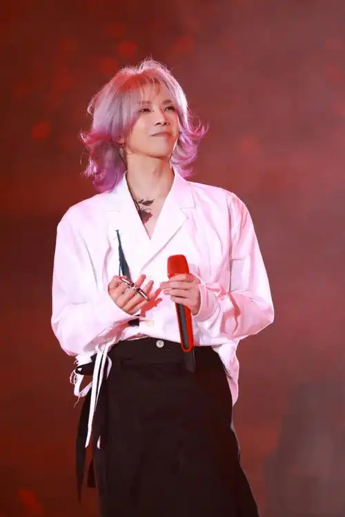 华晨宇说知道什么人在喜欢自己##2023华晨宇火星演唱会