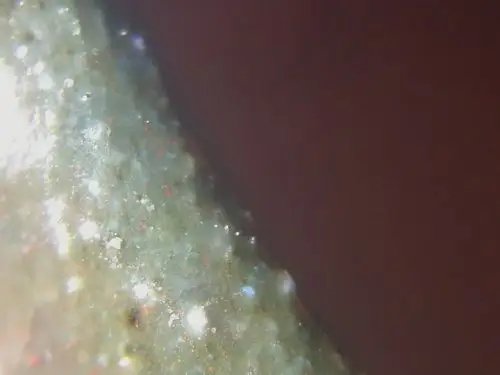 宋代汝窑玛瑙入釉之争