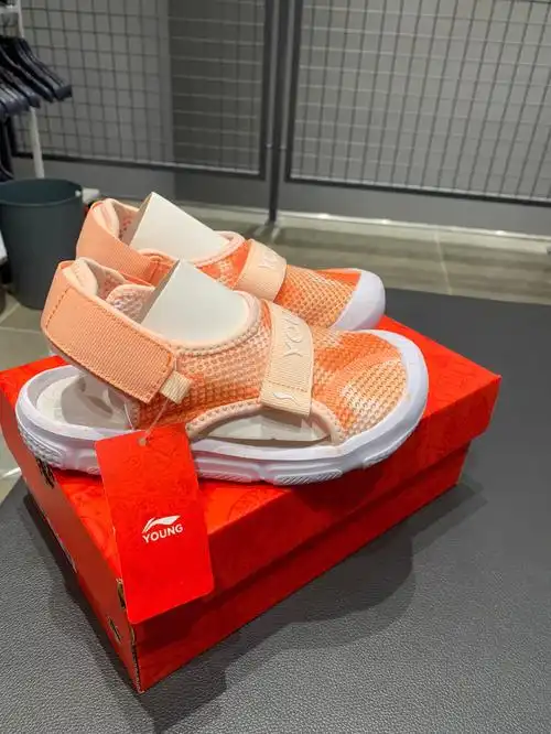 李宁童凉鞋一百120包邮系列