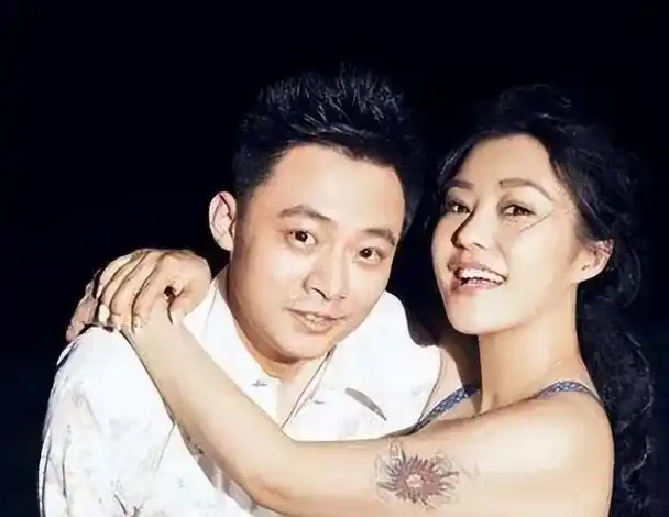 纪实郝蕾两婚两离带着双胞胎儿子独自生活如今以导师身份出现