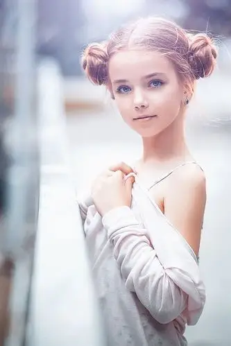 壁纸 可爱的小女孩,小孩,围栏 1920x1200 hd 高清壁纸, 图片, 照片