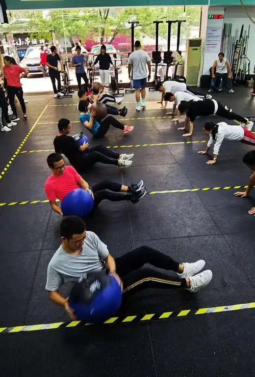 体能训练展风采,凝心聚力共成长——东湖高新区小学四片体育教研活动