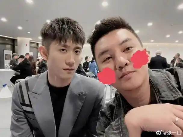 组图梦回家有儿女张一山与尤浩然同框合影变化大