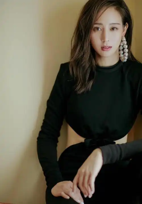 "海兰"张钧甯露美腰大秀性感, 如此身材侍寝还遭拒皇上真没眼光