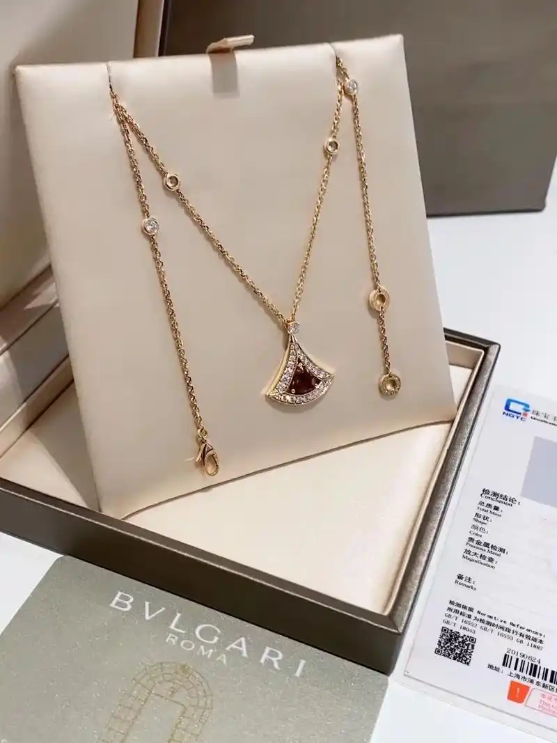 宝格丽.bvlgari宝格丽 diva系列 扇子满钻镂空红碧 - 抖音