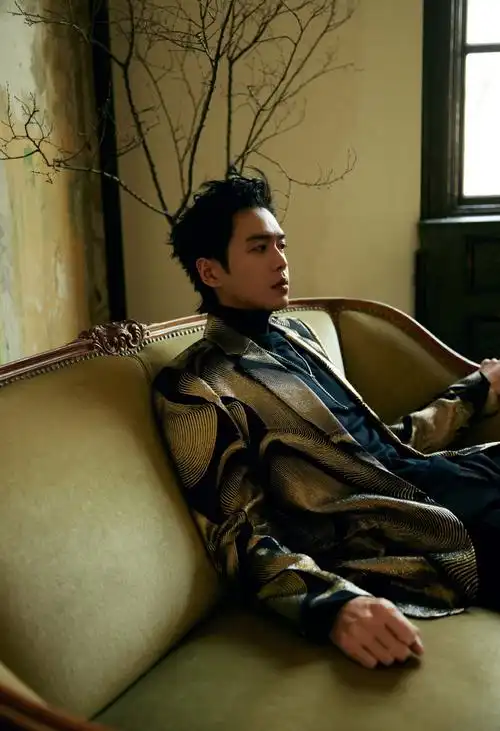 2023#微博视界大会#暨微光盛典,一会儿见!@张若昀