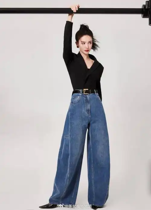 金晨高马尾复古牛仔裤霸气开拍 细瘦高跟衬优越身材__财经头条