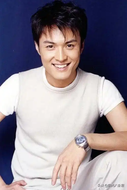 人气最旺的五位男明星,名字里带小字的7位男星(22)