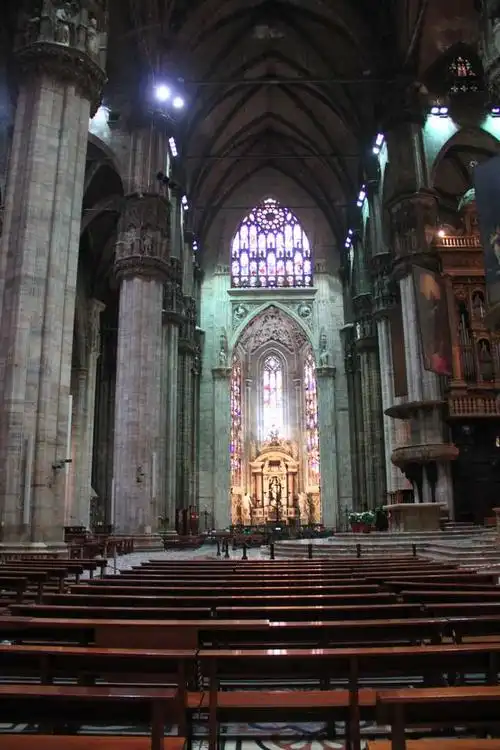 作为中世纪教堂主要风格的哥特风格真的暗黑吗? - 知乎