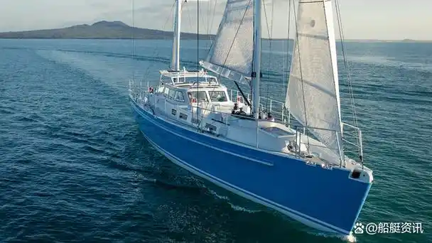 9米长的帆船,被称为"双桅探险帆船".