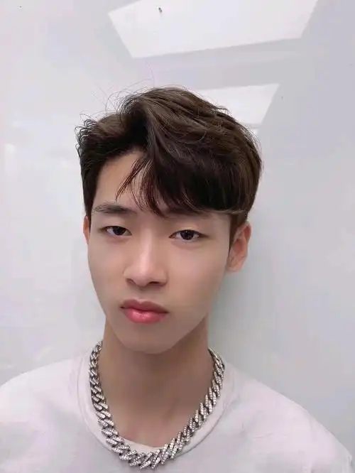 韩式三七分纹理烫