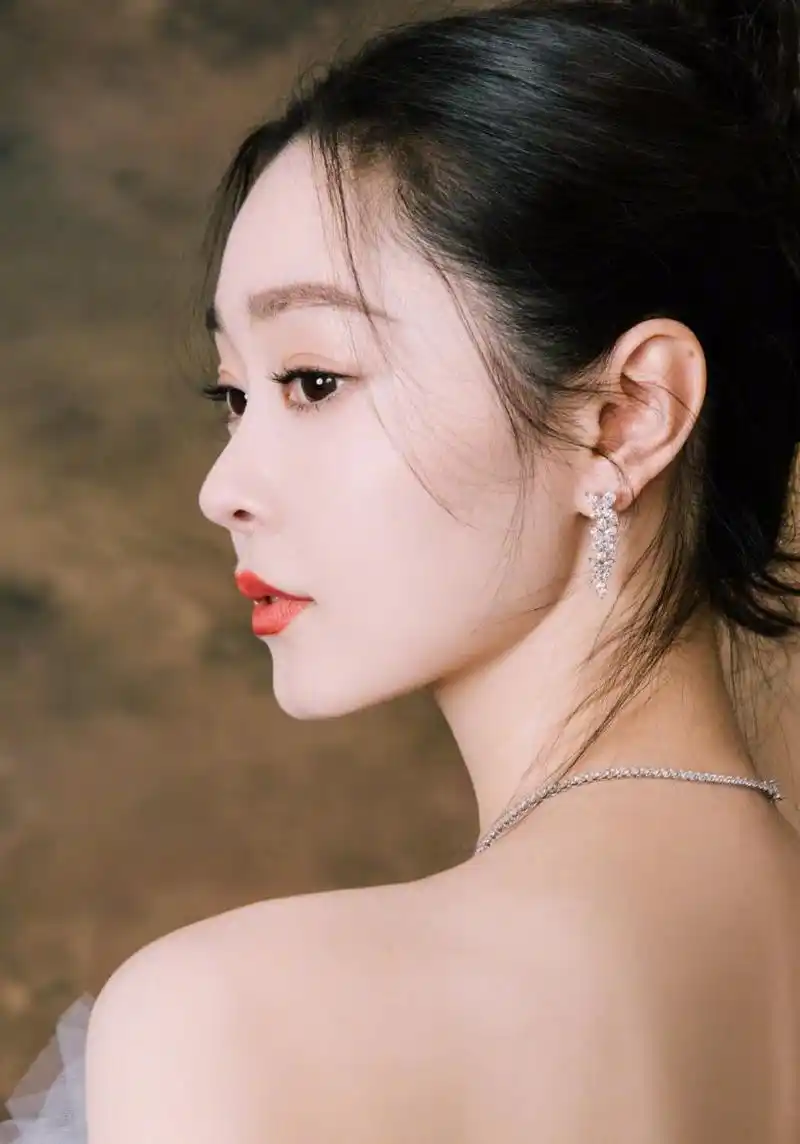 宋轶高清壁纸头像(三十三)[期待]