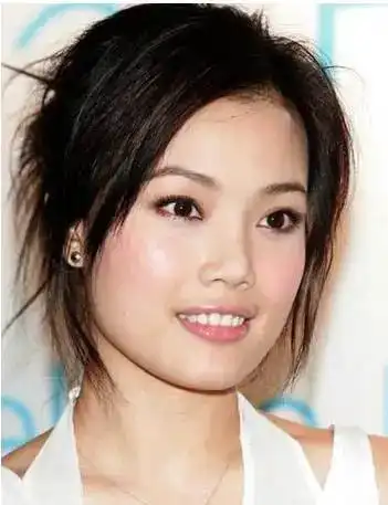 10位五官扁平的女星,林芳兵丰腴大气,林依晨灵动可人