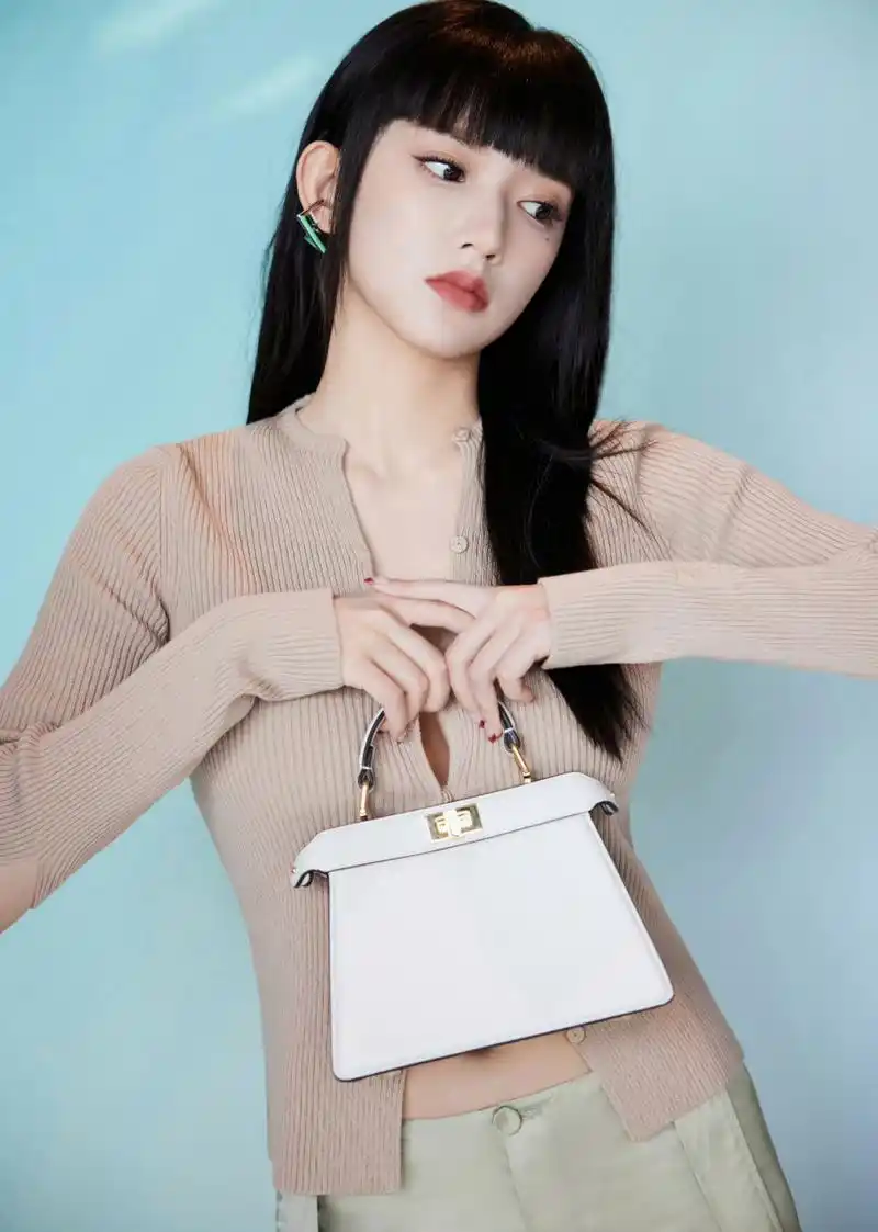 程潇  高跟凉鞋  大长腿