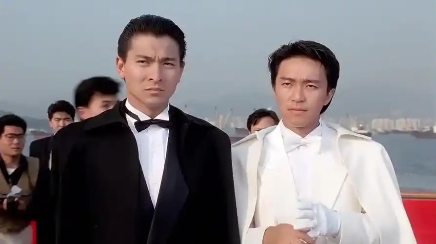 赌侠:华仔倒酒不慎惹怒姑娘,原来是星爷在暗中施法,全程太搞笑