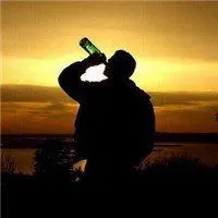 喝酒头像男生 爱喝酒的伤感男士头像_微信头像图片大全