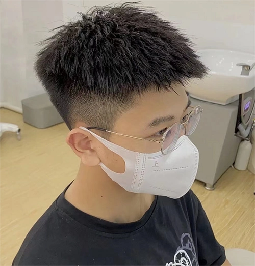 年轻男士热门烫发 帅气渣男锡纸烫_男生烫发 - 美发站