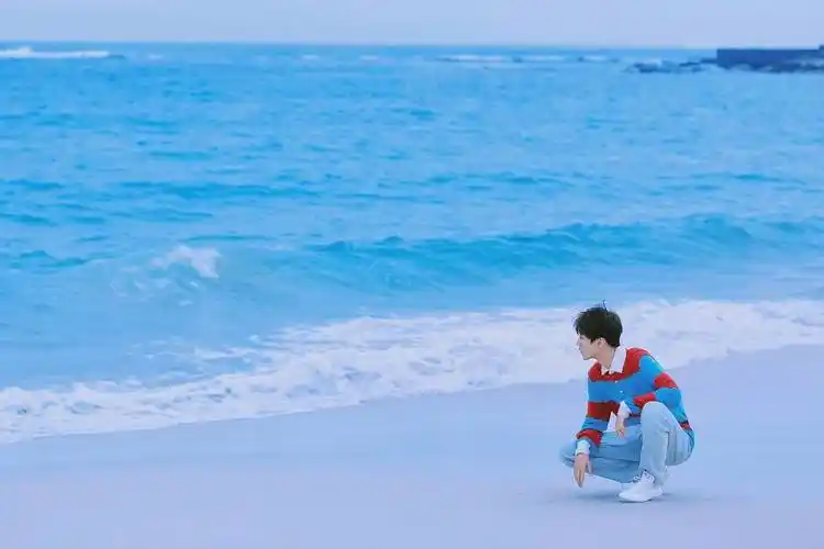 王俊凯与蓝色海美翻了