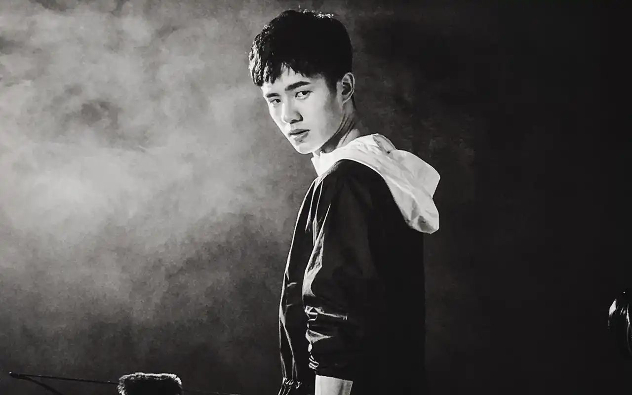 黑白写真桌面壁纸,刘昊然手挽弓箭,帅气十足的黑白大片,个性感觉十足